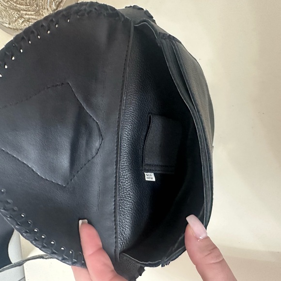 Milwaukee Leather Bag - Picture 6 of 9